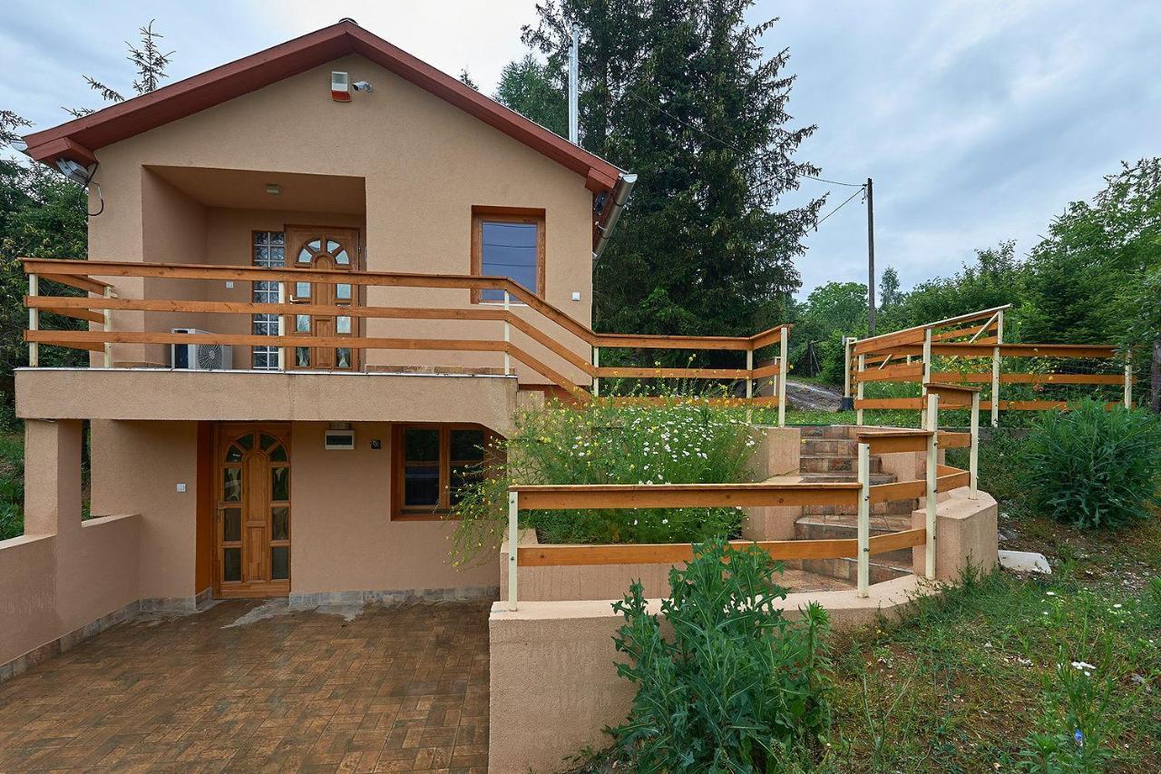 Апартаменты Patko Apartman, Miskolctapolca Экстерьер фото